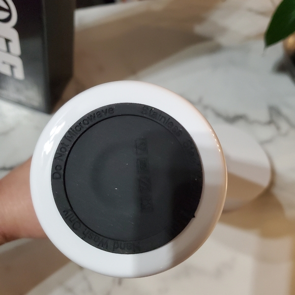 DUCK DUCK JEEP 30oz Tumbler with duo lids 🎉sale - Picture 9 of 10